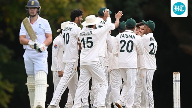 Masked protestors mistake Pakistan cricket team for asylum seekers outside hotel in England