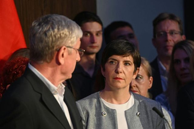 Megszületett Dobrev Klára unokája, a kislány a Rózi nevet kapta