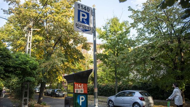 Leszerelik Budapesten a parkolóautomatákat, mégis drágul a parkolás
