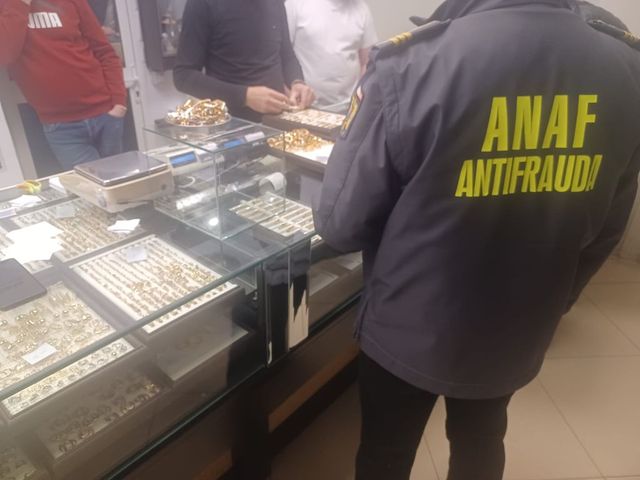 ANAF: Captură de 6 kg de aur fără documente de proveniență, în Călărași