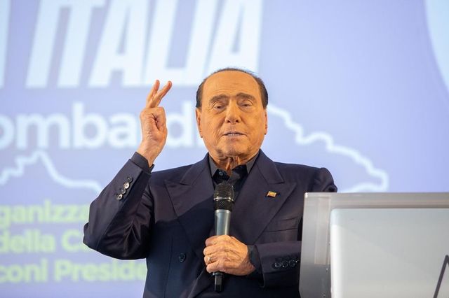 Governo, Berlusconi: “Intensificare rapporti con Meloni”