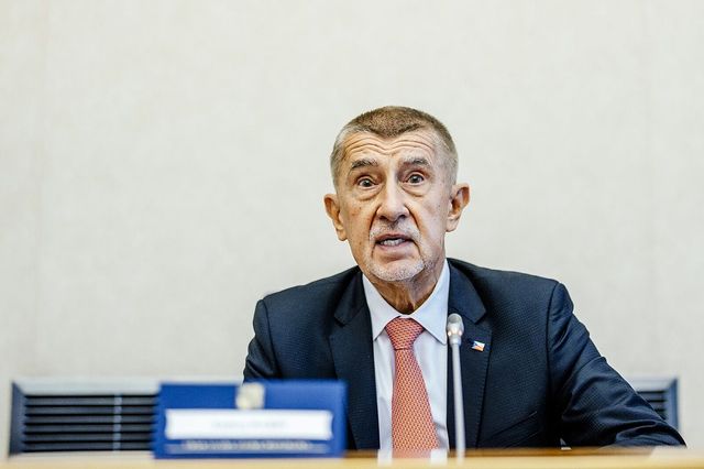 Vláda schválila návrh růstu rodičovské na 400 tisíc korun