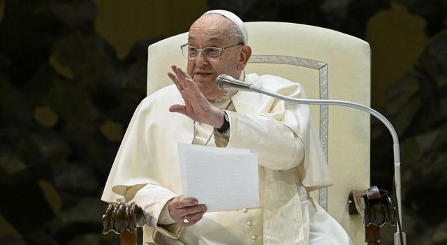 Il Papa, 'difendere libertà stampa ed espressione pensiero'