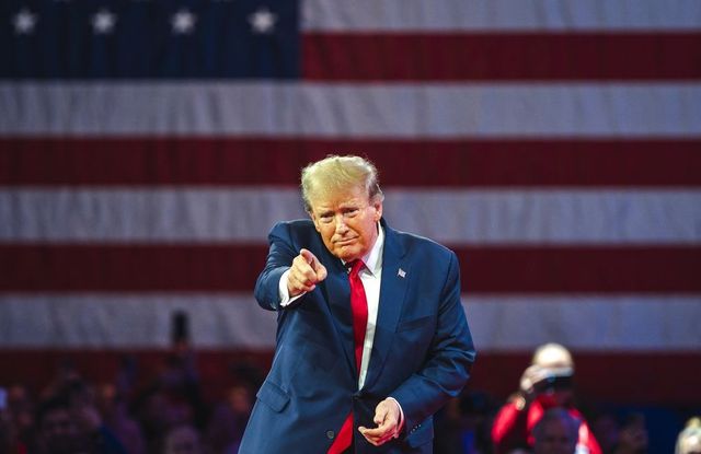 Trump a introdus noi taxe vamale pentru medicamente, camioane și mobilă