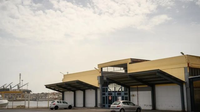 Caótica regularización de inmigrantes