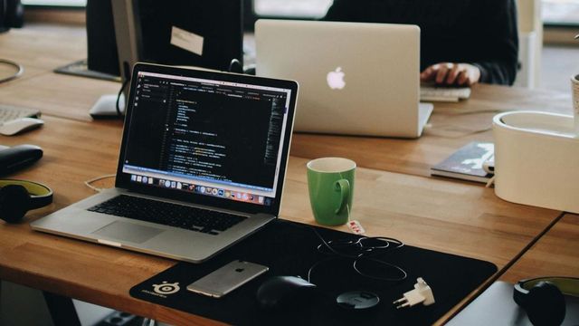 Guvernul României, ședință astăzi pe tema modificărilor din legislație privind combaterea hărțuirii și violenței la locul de muncă