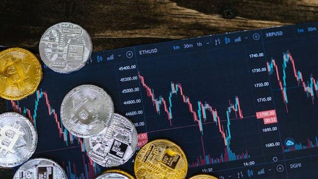 Tânăr din Chișinău, condamnat pentru escrocherii cu criptomonede de peste 700 000 de lei