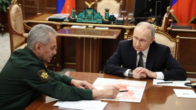 Vladimir Putin indică armatei ruse să continue înaintarea către interiorul Ucrainei, după ce a cucerit Avdiivka