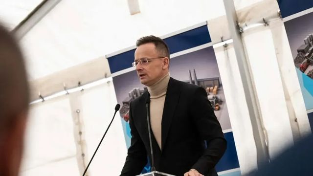 Lemondott a parlamenti mandátumáról Szijjártó Péter