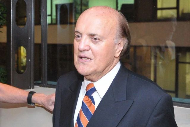 Morto Peter Arnett, il premio Pulitzer per le cronache dal Vietnam aveva 91 anni