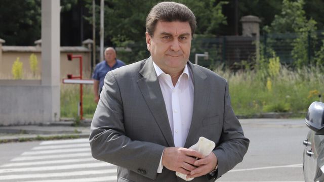 Прокурори ще разпитват Валентин Златев и Кирил Петков