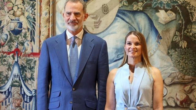 Felipe VI inaugura su agenda institucional en Mallorca con la recepción a las autoridades baleares en la Almudaina
