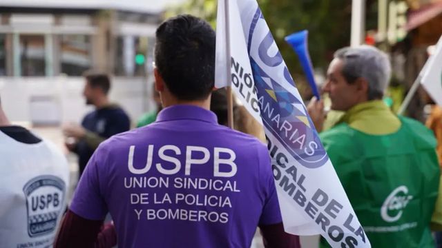 Licores, turrones y otros dulces para una sobremesa de fiesta