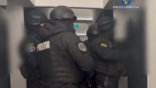 Percheziții într-un dosar de meciuri trucate la un club de fotbal finanțat de o rudă a lui Florin Salam