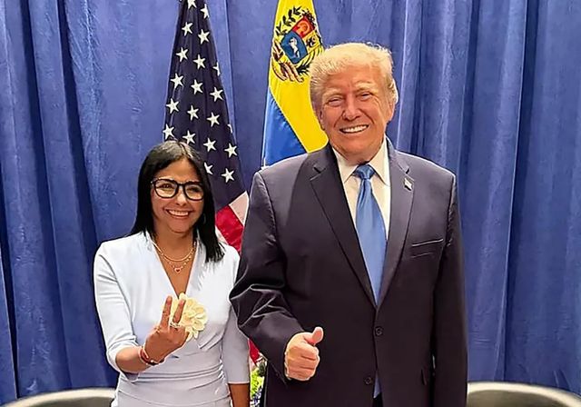 Trump y Rodríguez escenifican su alianza en Nueva York mientras se frustra la llegada de Machado a Venezuela