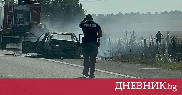 Автомобил се запали на АМ „Тракия“ в посока София, движението е затруднено