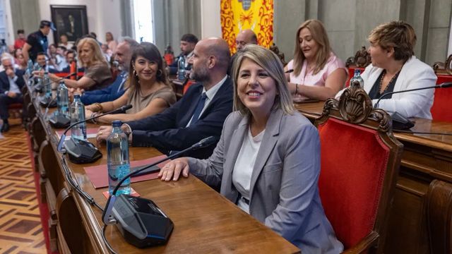 Tensión, sudor y agua en el bochornoso pleno de la moción de censura de Cartagena