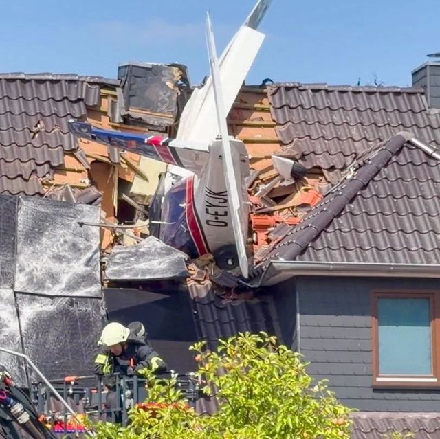 Accident aviatic, fără supraviețuitori. Un avion s-a prăbușit peste o casă, în Germania