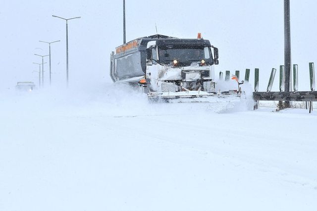 Restricții de trafic pe autostrăzile A7 și A0 din cauza condițiilor meteo