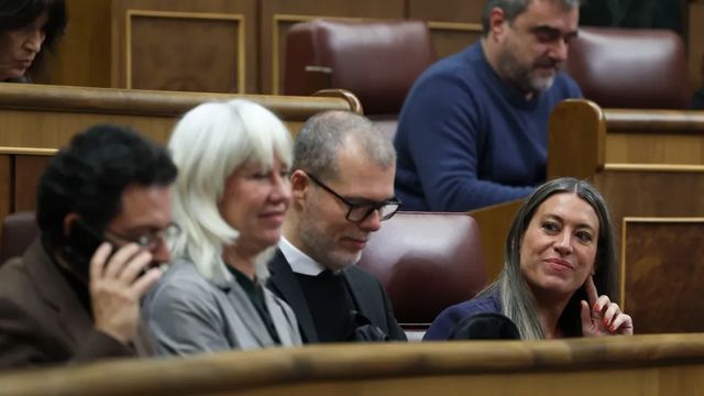 Gesto a Junts de Sumar para la prohibición del burka en plena negociación por los alquileres