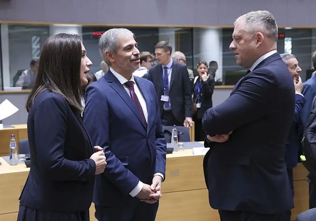 Varios países europeos ven «inaceptable» que España vincule la ampliación de la UE con el reconocimiento del euskera, catalán y gallego
