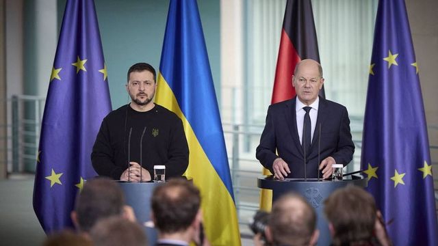 ​Macron nu exclude trimiterea de trupe occidentale în Ucraina