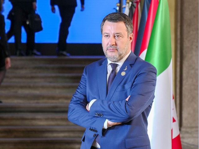 Salvini, Monti e Macron vanno curati, vadano loro in Ucraina