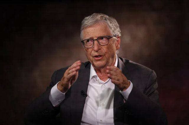 Bill Gates a donat 50 de milioane dolari pentru campania democratei Kamala Harris