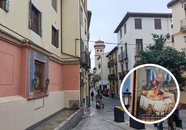 Vandalismo en el pilar de la Virgen en Granada: «Arderéis en el infierno por colocar esas pegatinas»