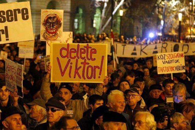 Mars de protest la Budapesta: Maghiari cer demisia premierului Orbán