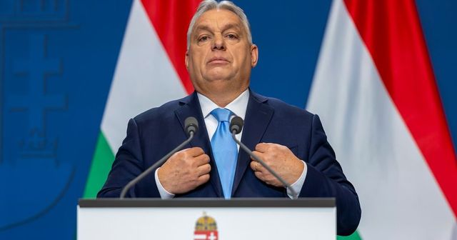 Orbán Viktor Indiából jelentkezett