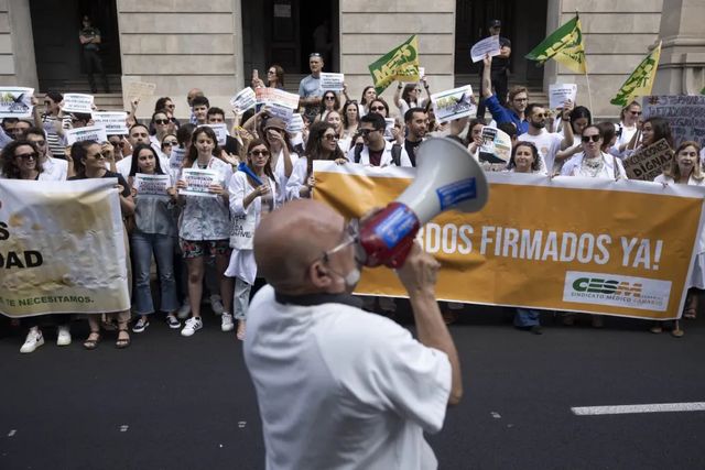 Primer día de huelga de los médicos de Osakidetza