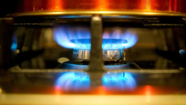 La tarifa regulada del gas baja un 16,6% de media para los hogares a partir de este miércoles