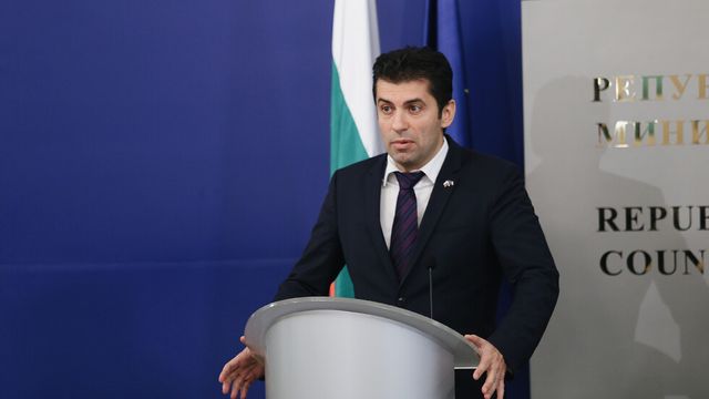 Кирил Петков поздрави Димитър Ковачевски за встъпването му в длъжност и пожела успех на новото правителство в Скопие
