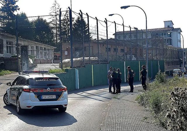 Dos de los internos fugados de Sograndio, detenidos cerca de la frontera con Francia