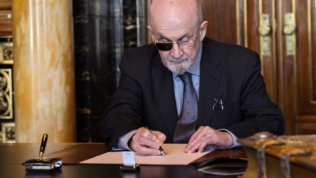 Declaran culpable de intento de asesinato al agresor del escritor Salman Rushdie