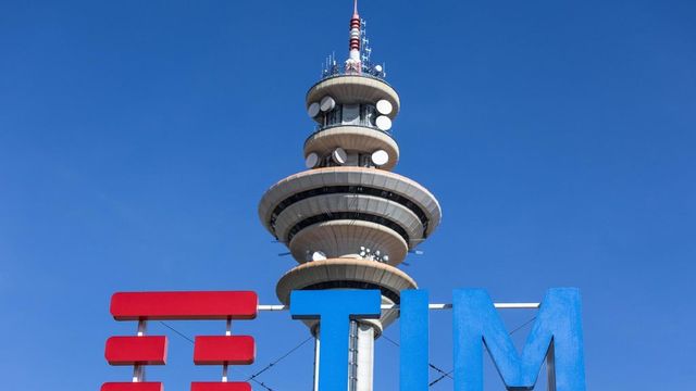 Tim converte le azioni di risparmio, ok del cda