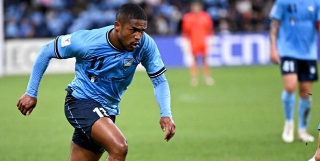 Douglas Costa, mandato d'arresto in Brasile. Il Sydney rescinde contratto