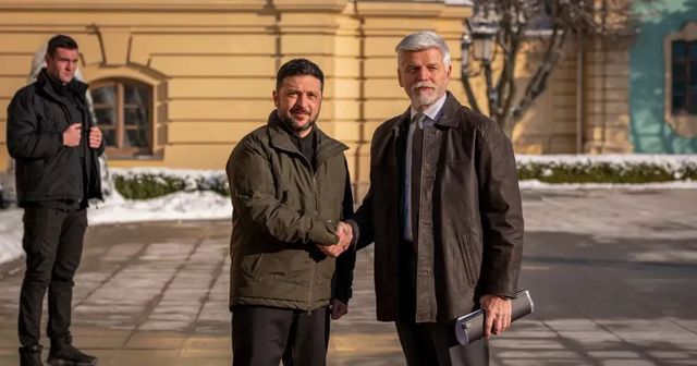 Zachoval se jako slon v porcelánu, vmetl Macinka prezidentovi kvůli letounům Ukrajině