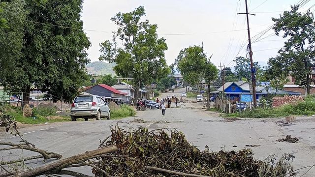 28 Naga, Kuki hostages released in Manipur