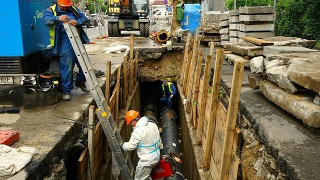 Sute de blocuri și Spitalul Universitar rămân fără apă caldă și căldură din cauza unor lucrări