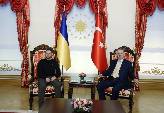Турция готова да организира мирни преговори между Русия и Украйна