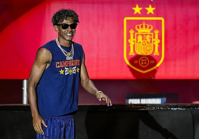 Sevilla y Oviedo estrenarán en España la segunda estrella