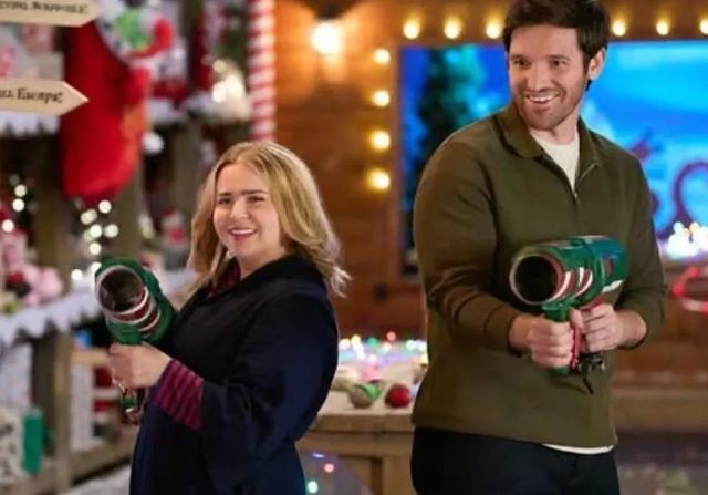 'Doce citas antes de Navidad': amor bajo la nieve digital