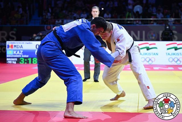 Judocanul Vadim Ghimbovschi a cucerit medalia de bronz la Campionatul Mondial din Tadjikistan