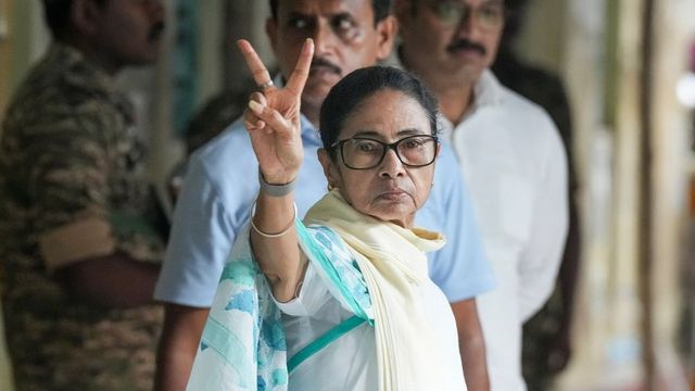 Will fight all my life: Mamata exits Bhabanipur strongroom after 3-hour vigil