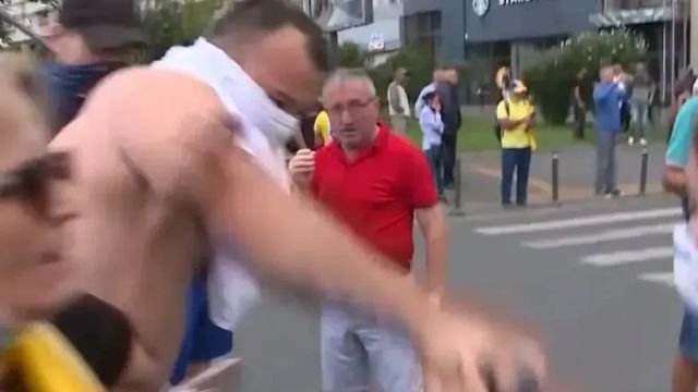Poliția Capitalei face verificări după agresarea a doi jurnaliști de la Realitatea la protestul din Piața Victoriei