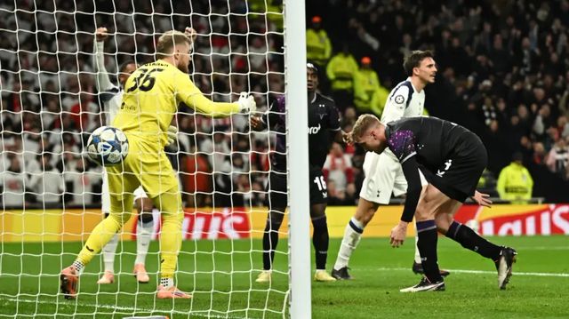 Slavii proti Tottenhamu načal vlastňák Zimy, z Londýna odjíždí bez bodu