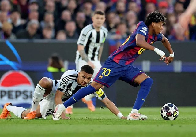 Directo | Lamine Yamal adelanta al Barça de penalti