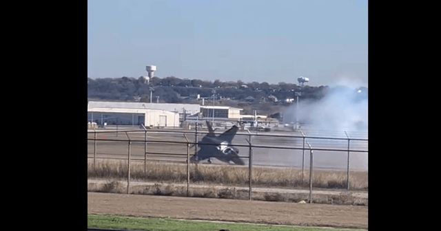 Imagini dramatice. Un avion F-35 se prăbușește la aterizare, pilotul se catapultează în ultima secundă